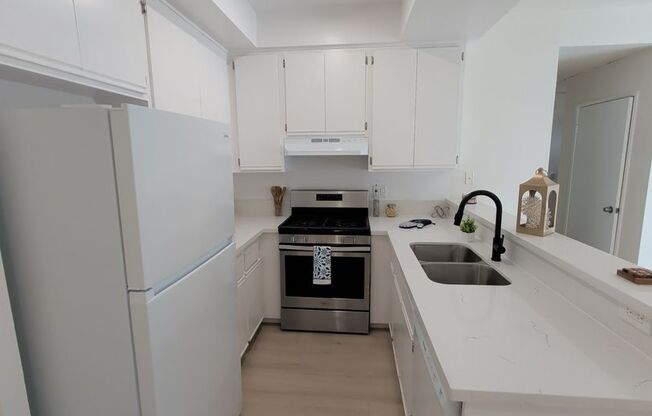 2 beds, 2 baths, 1,000 sqft, $2,295, Unit UNIT 210