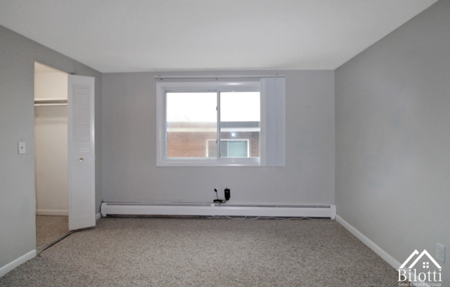 2 beds, 1 bath, 909 sqft, $1,750, Unit 117