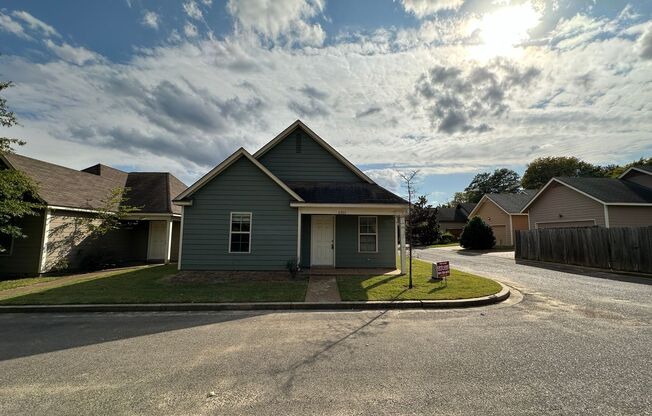 3BD/2BA  Midtown Home in Cleveland-Larkin Subdivision. Newly Painted and Lawn Maintenance Included! Available NOW!