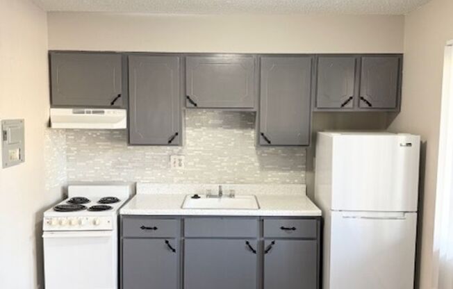 1 bed, 1 bath, $799, Unit Unit 213