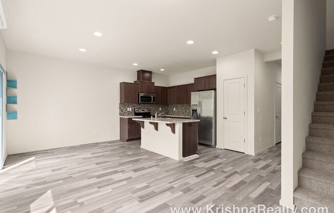 Eco‑Friendly & Modern Townhome in Hazel Dell North