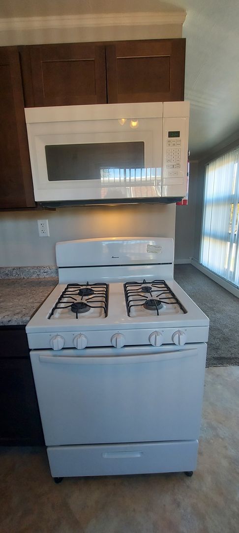 2 beds, 1 bath, 601 sqft, $810, Unit PW W202