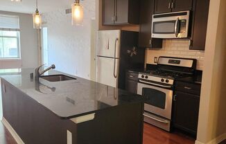 2 beds, 1 bath, $2,200, Unit # 323