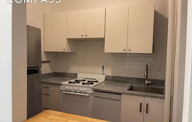 243 E 71 ST