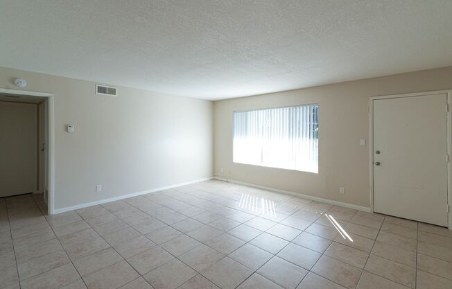 2 beds, 1 bath, 900 sqft, $2,150, Unit 09