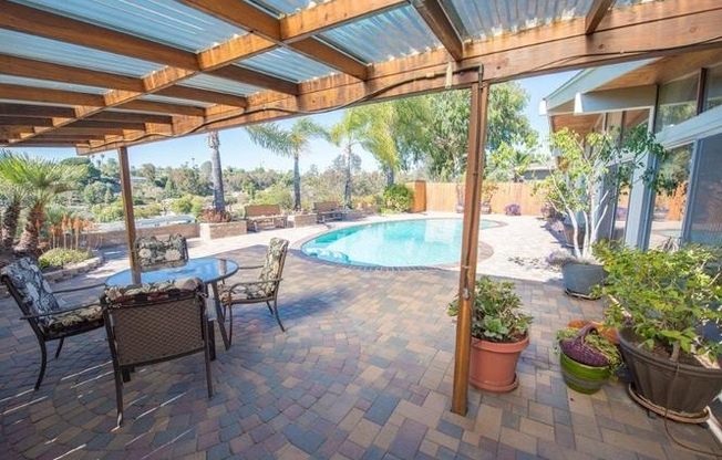 POOL house! BIG rooms! 8 Bedrooms (Lease out, pending signatures. Check back in a few days!)