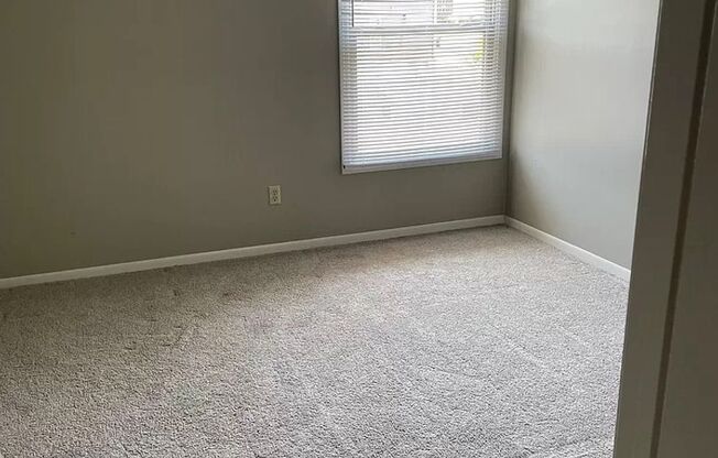 2 beds, 1 bath, 850 sqft, $950