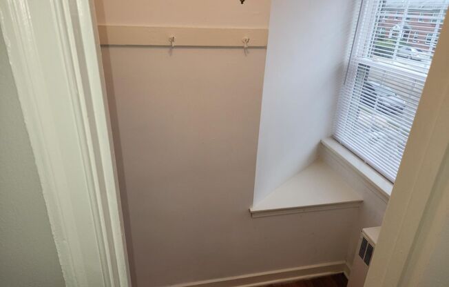 2 beds, 1 bath, 897 sqft, $2,335, Unit E-14