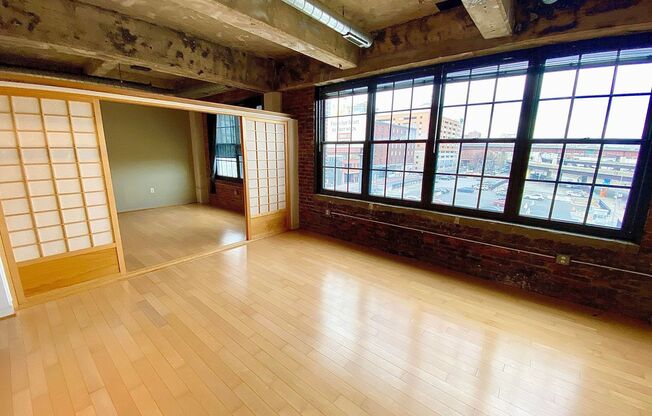 Stunning Industrial-Contemporary One Bedroom Condo- Parking included!