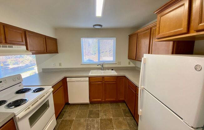 2 beds, 1 bath, $1,650