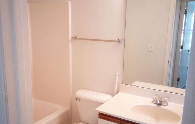 2 beds, 2 baths, $1,500, Unit Unit L