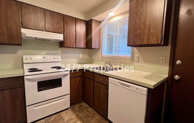 2 beds, 1 bath, $1,795, Unit 5273