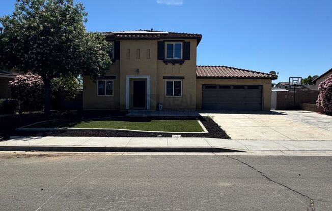 Spacious 4-Bedroom Menifee Home with Downstairs Bedroom & Modern Kitchen