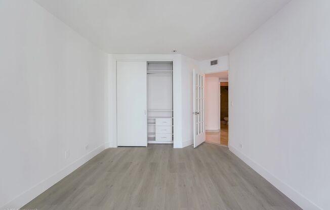 2 beds, 2 baths, $4,300, Unit unit 20H