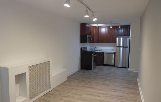 Studio, 1 bath, 400 sqft, $1,175, Unit LLO