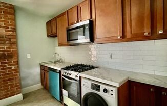 2 beds, 1 bath, 900 sqft, $1,575, Unit Apt 5