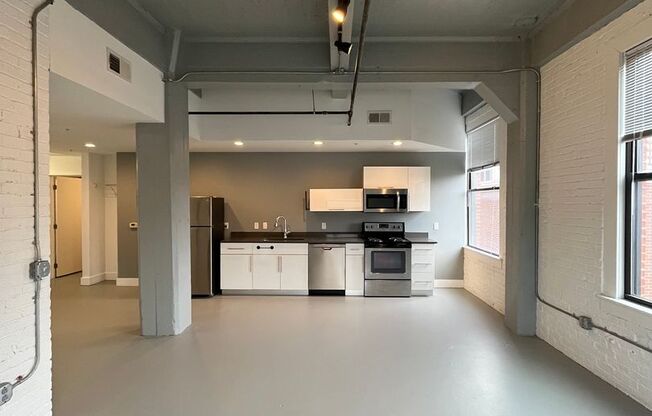 Studio, 1 bath, 625 sqft, $1,450, Unit 603