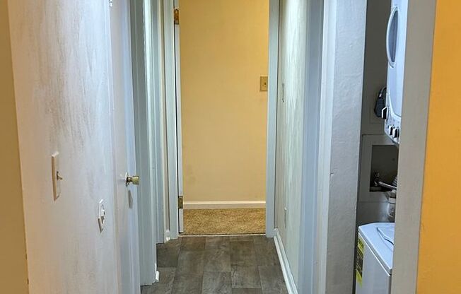 3 beds, 1 bath, 1,100 sqft, $1,500, Unit 517/101