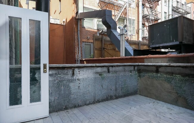 92 RIVINGTON ST