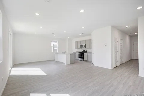 4422 CHANDLER RD