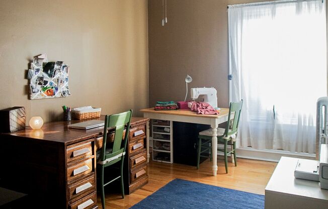 2 beds, 1 bath, 960 sqft, $2,150, Unit 2006-3