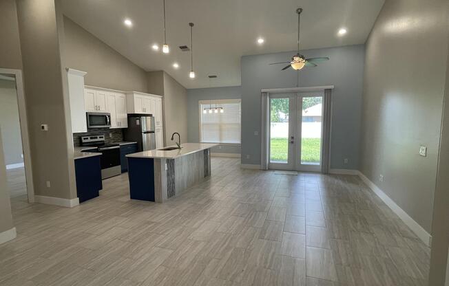 28 WESTROCK LN