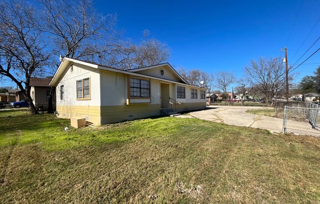 401 Riverdale Dr, San Antonio, TX. 78228