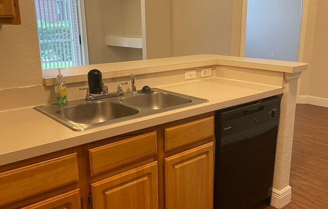 1 bed, 1 bath, $1,595