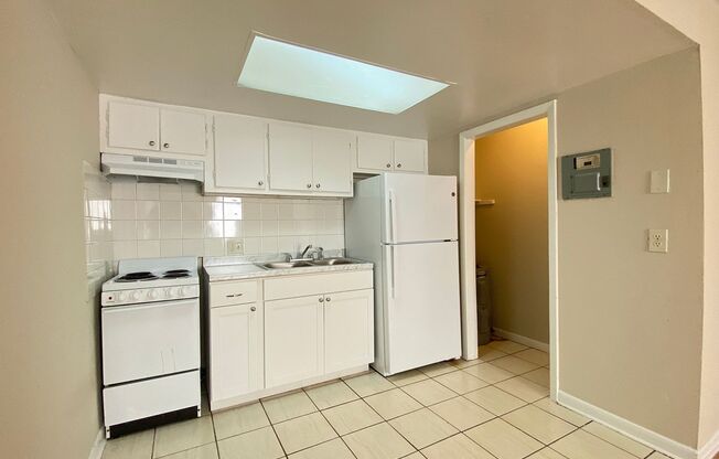 1 bed, 1 bath, $1,145, Unit P1: Henley Park #5113-3