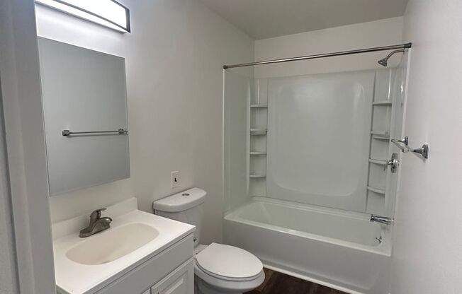 1 bed, 1 bath, 650 sqft, $1,150, Unit #13