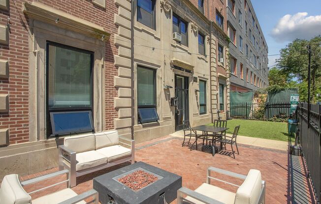 2 beds, 1 bath, 549 sqft, $2,450, Unit 8E