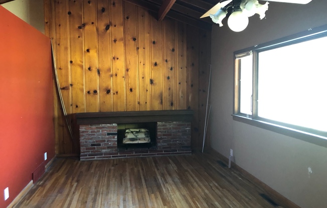 4 beds, 2 baths, $1,250