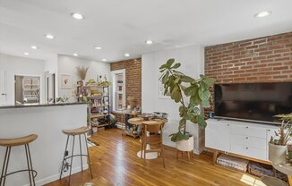 1 HORATIO ST