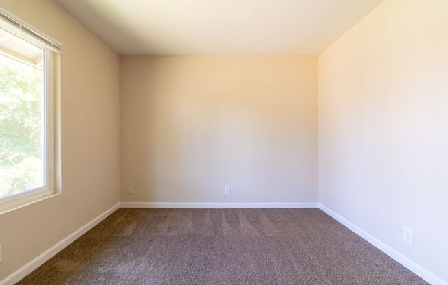 2 beds, 1 bath, 760 sqft, $1,765, Unit 244