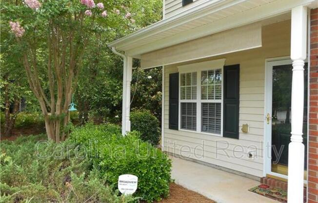 15519 STRONVAR HOUSE LN
