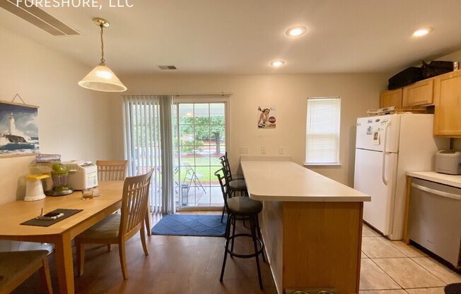206 W SQ