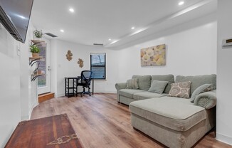 84 Gainsborough St 204