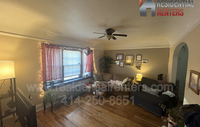 3047 S HOWELL AVE