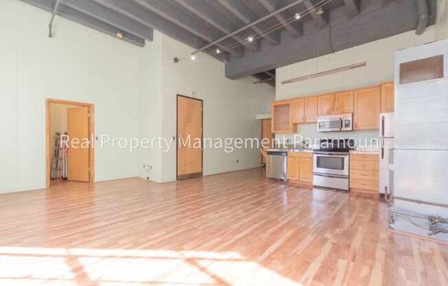 Beautiful One Bedroom Apartment in Downtown Los Angeles!