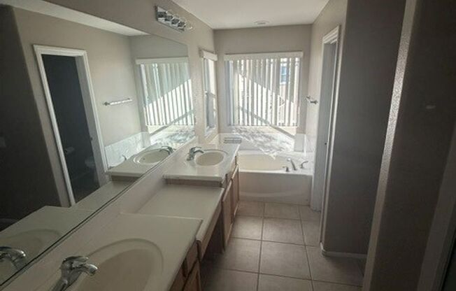 3 beds, 2.5 baths, $2,300