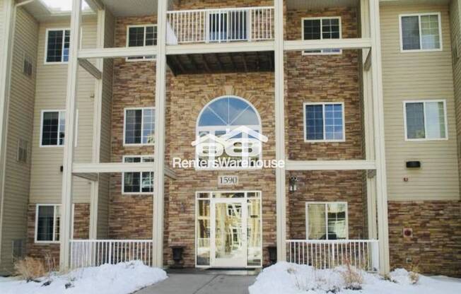 1590 PARKWOOD DR