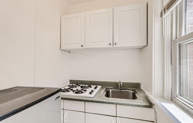 Studio, 1 bath, $825, Unit #G-28
