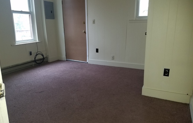 2 beds, 1 bath, $995