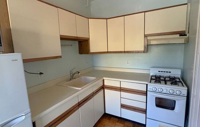 1 bed, 1 bath, $1,945, Unit #2