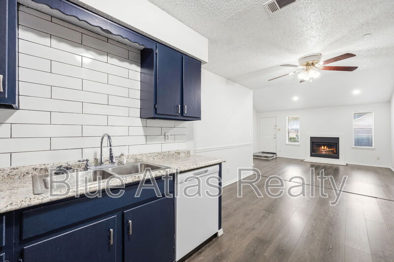 916 Hilltop Dr.