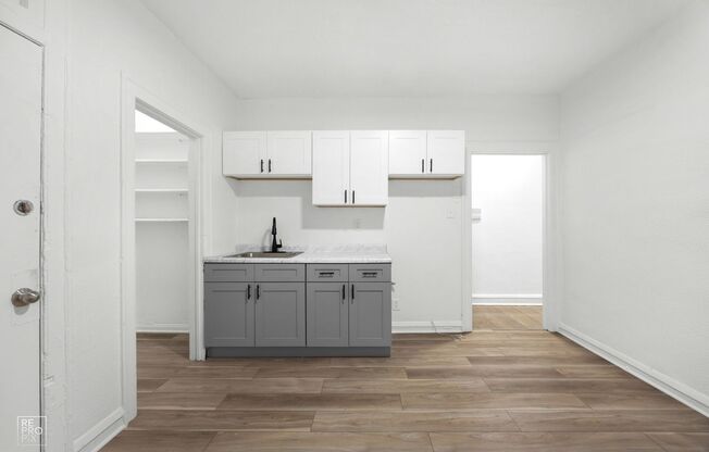 7801 S Essex