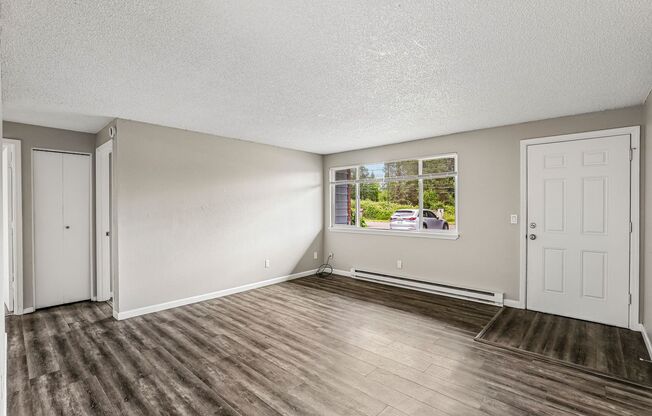 2 beds, 1 bath, 800 sqft, $1,295, Unit 431-01-17