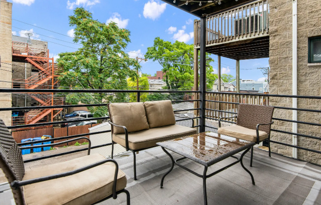 1966 W Diversey Pkwy Apt 2