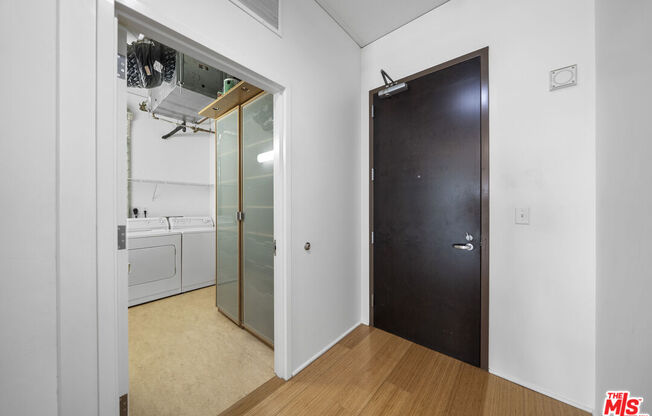 1 bed, 1 bath, 1,040 sqft, $2,895, Unit 1008