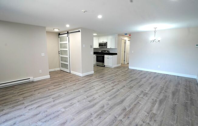 2 beds, 1 bath, 1,050 sqft, $2,800, Unit 72-4